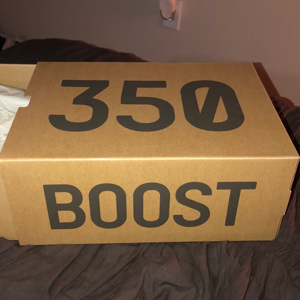 Men’s White Yeezy Size 8